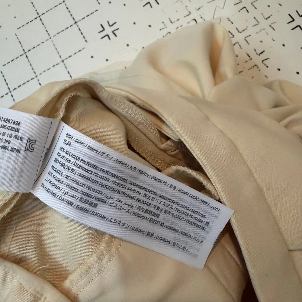 Abercrombie & Fitch Straight dress‎ pants curve love in pale yellow 27 Short